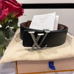 Authentic Louis Vuitton Mens reversible belt